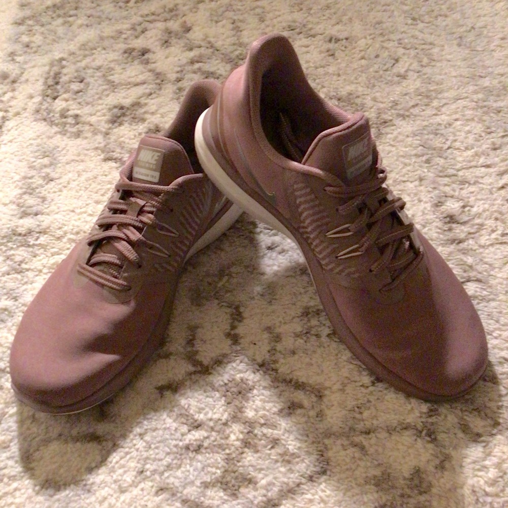 Nike In Season TR8